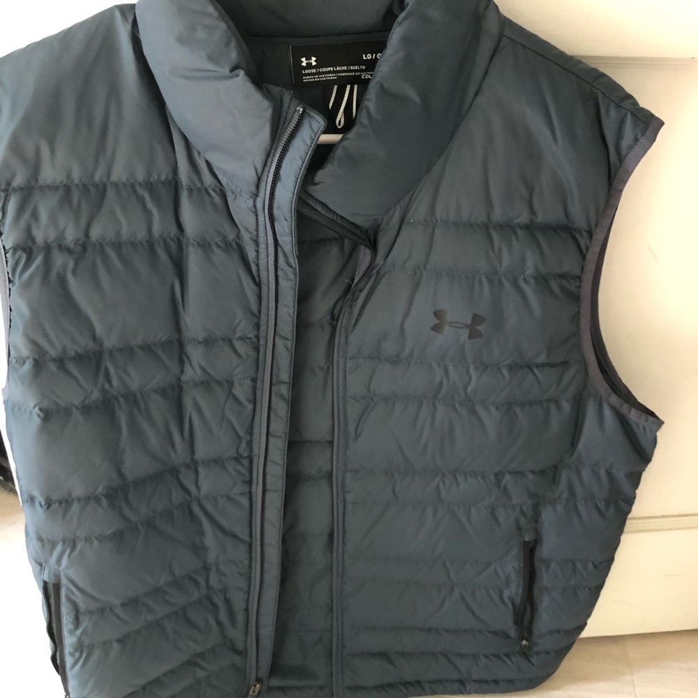 NWOT UA BLUE VEST SIZE LARGE MENS